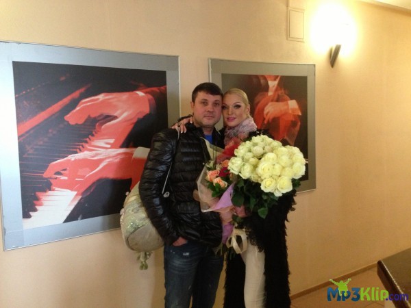 Волочкова показала фотографии совместного отдыха с новым любовником