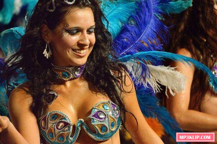 Девушки на карнавале в Монтевидео