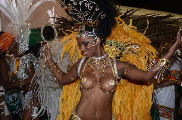 Pizzott с бразильского карнавала