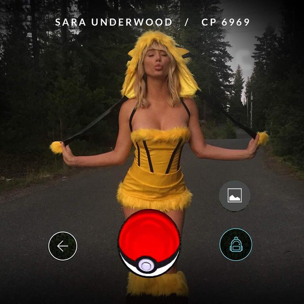 Сара Джин Андервуд (Sara Jean Underwood) играет в Pokemom Go