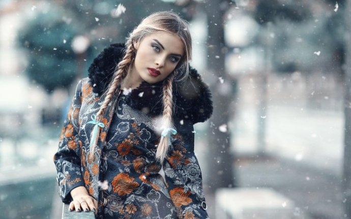 Российские красивые женщины в зимнюю пору