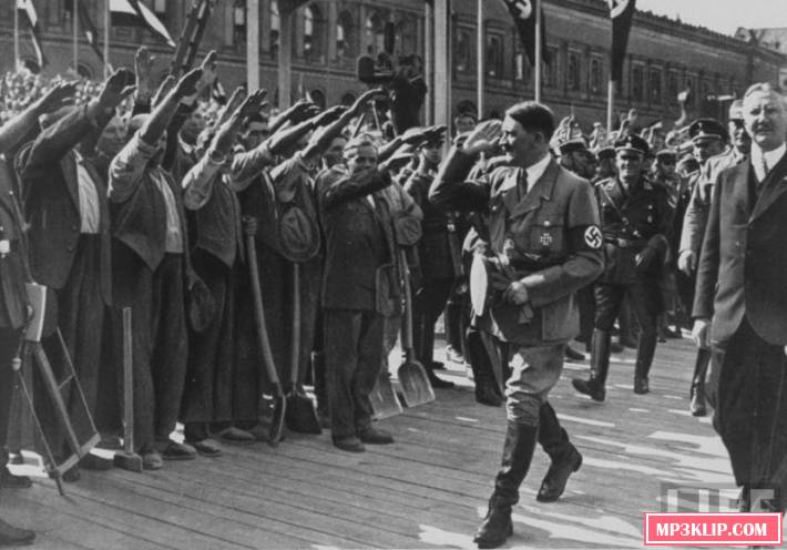 Жизнь Адольфа Гитлера в фотографиях (61 фото)