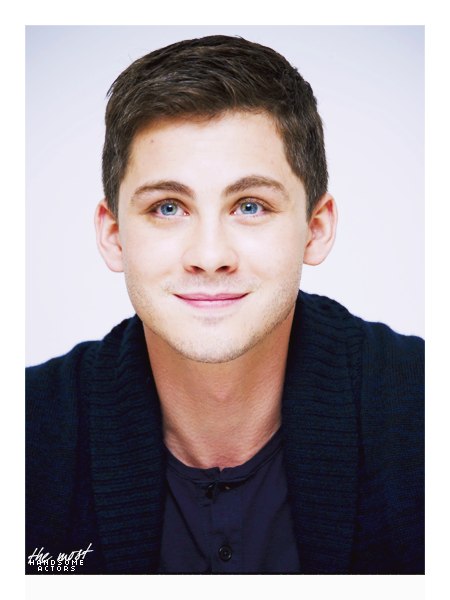 Логан Лерман LoganLerman