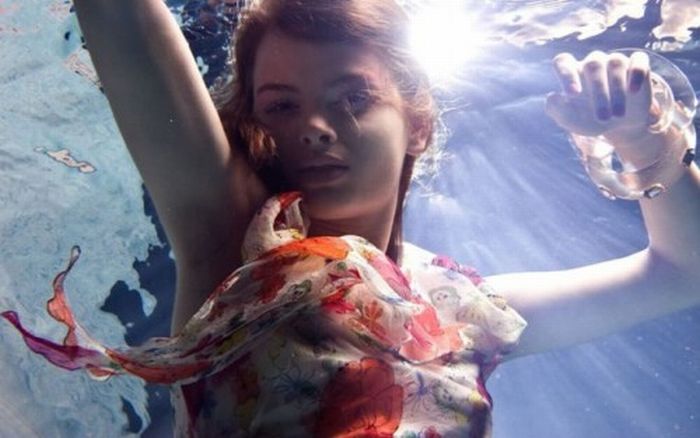 Красивые фотографии девушек под водой
