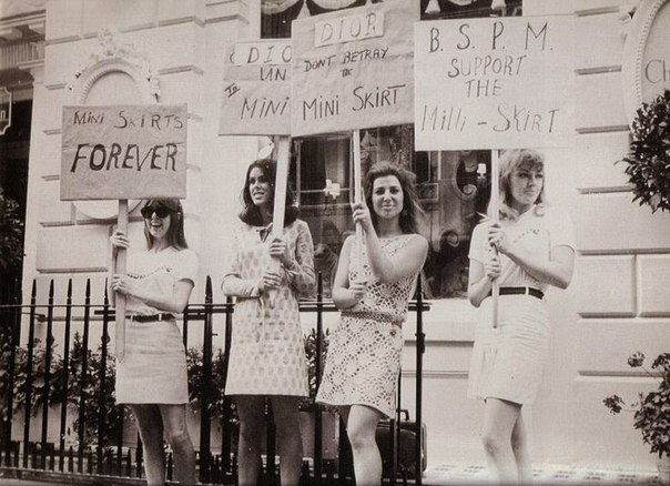 Митинг в поддержку ношения мини-юбок. Лондон, 1966