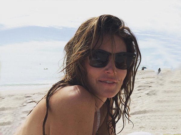 49-летняя Синди Кроуфорд восхитила своей фигурой на пляже