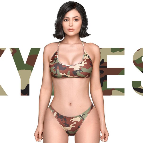 Кайли Дженнер (Kylie Jenner) в белье собственного бренда - Instagram