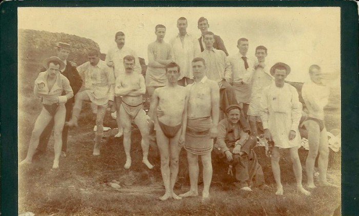 Эти мужские купальники начала XX века могут свести с разума