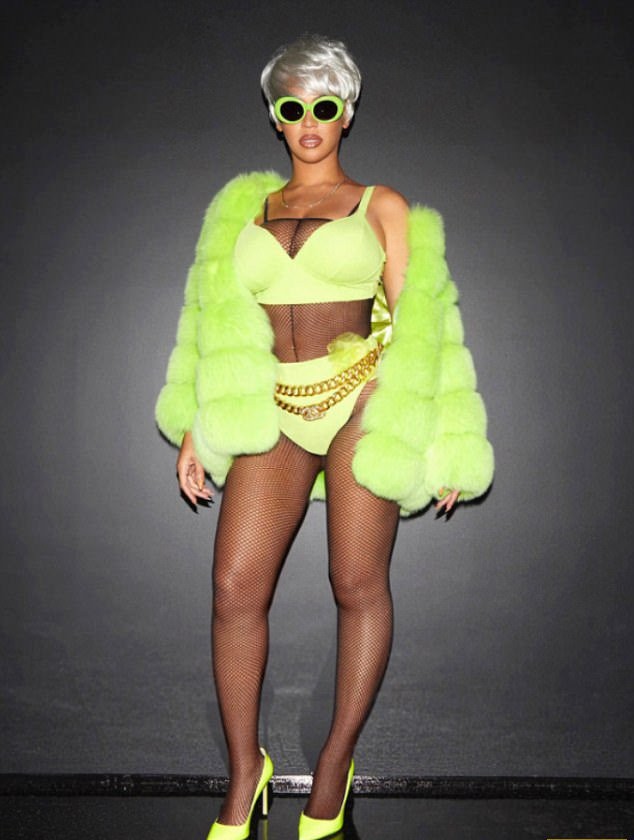 Бейонсе скопировала сексапильный образ известной хип-хоп исполнительницы Lil Kim
