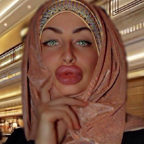 Фото: Блогерша из Афганистана взорвала Интернет собственной внешностью