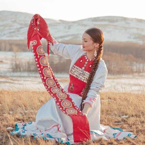 Башкирское национальное красивое платье красивые женщины на фото