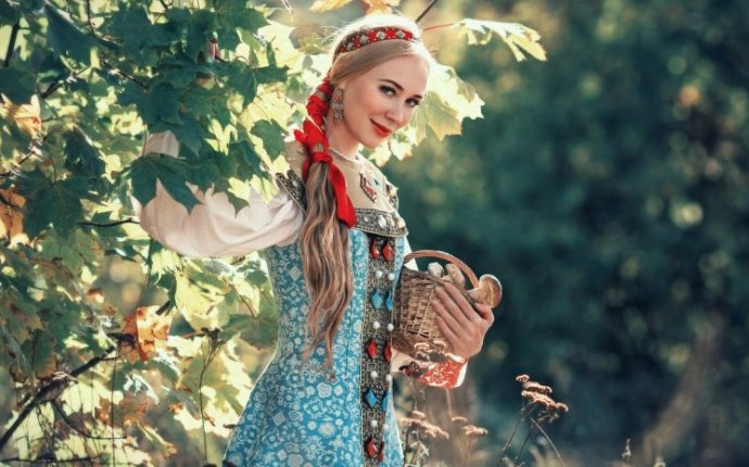 Славянские красивые женщины с косами на фото