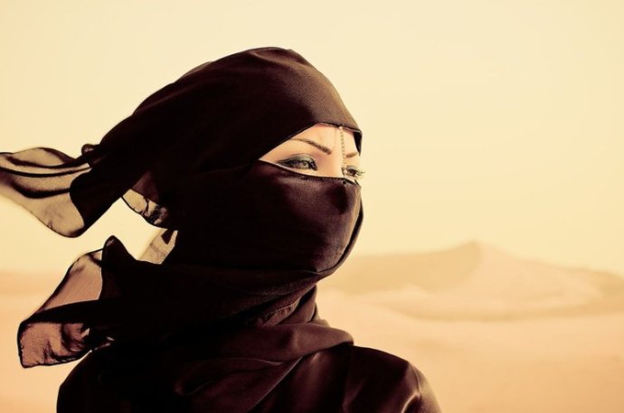 Красивые женщины востока в хиджабе