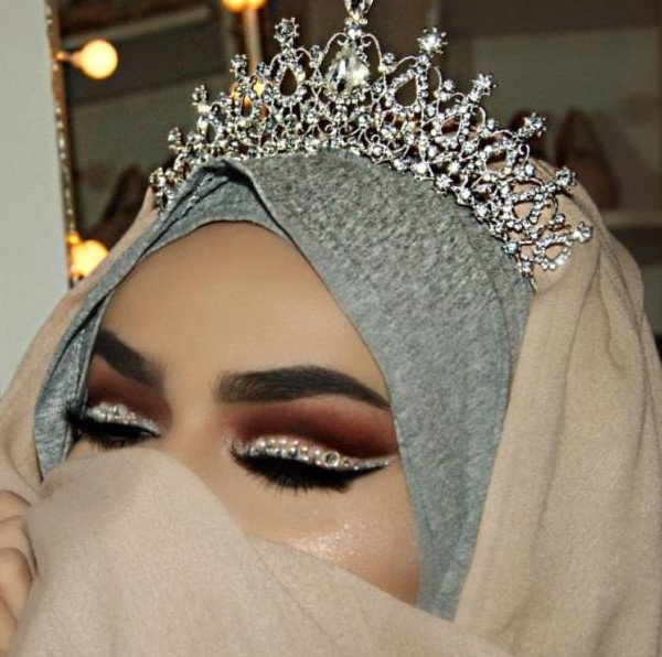 Самая престижная арабская красивая девушка